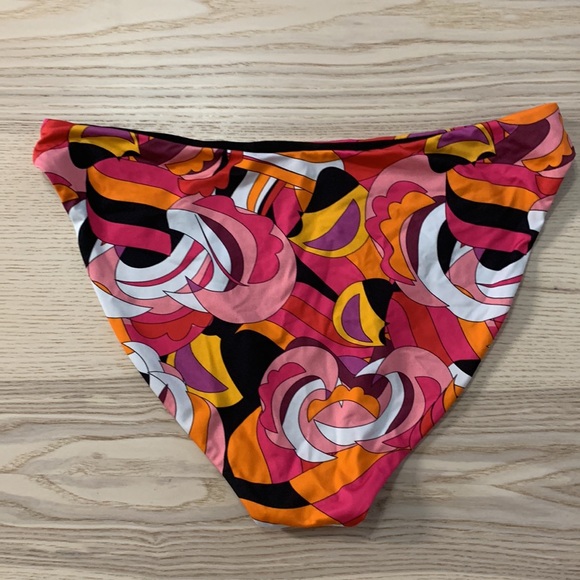 Beach Riot Bikini - Picture 9 of 10